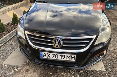 Купе Volkswagen CC / Passat CC 2011 в 
