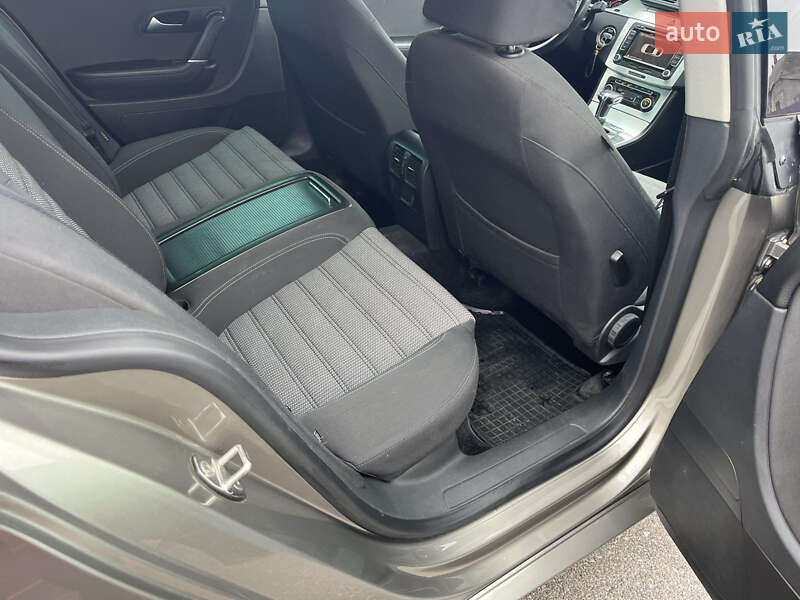 Купе Volkswagen CC / Passat CC 2010 в Могилев-Подольске