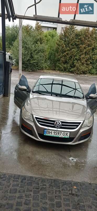 Купе Volkswagen CC / Passat CC 2011 в Львове