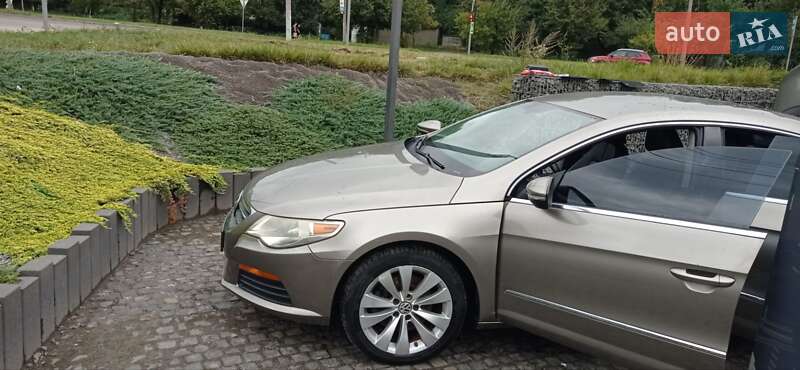 Купе Volkswagen CC / Passat CC 2011 в Львове