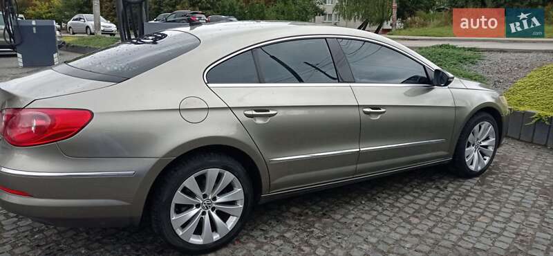 Купе Volkswagen CC / Passat CC 2011 в Львове