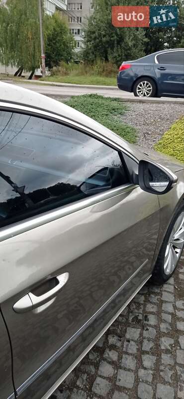 Купе Volkswagen CC / Passat CC 2011 в Львове