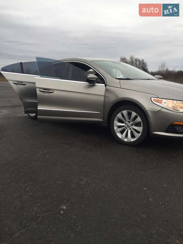 Купе Volkswagen CC / Passat CC 2010 в Березному