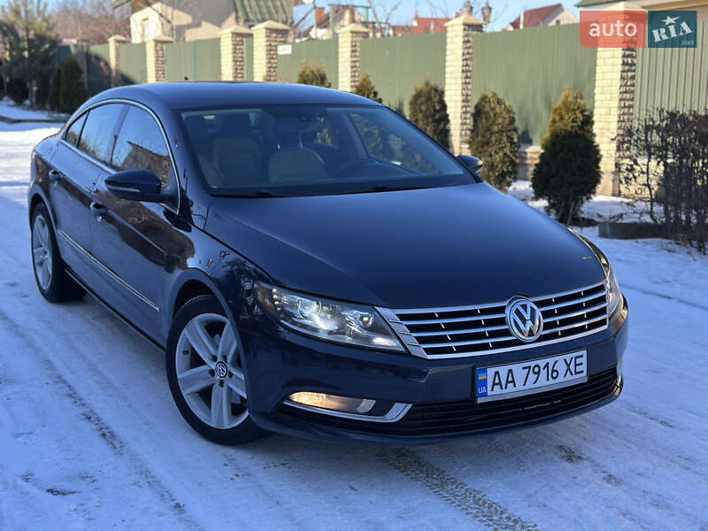 Купе Volkswagen CC / Passat CC 2012 в Чернівцях