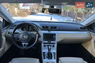 Купе Volkswagen CC / Passat CC 2012 в Чернівцях