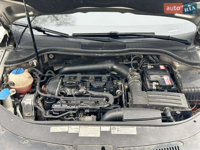 Купе Volkswagen CC / Passat CC 2012 в Львові