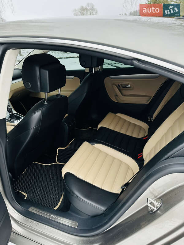 Купе Volkswagen CC / Passat CC 2012 в Львові