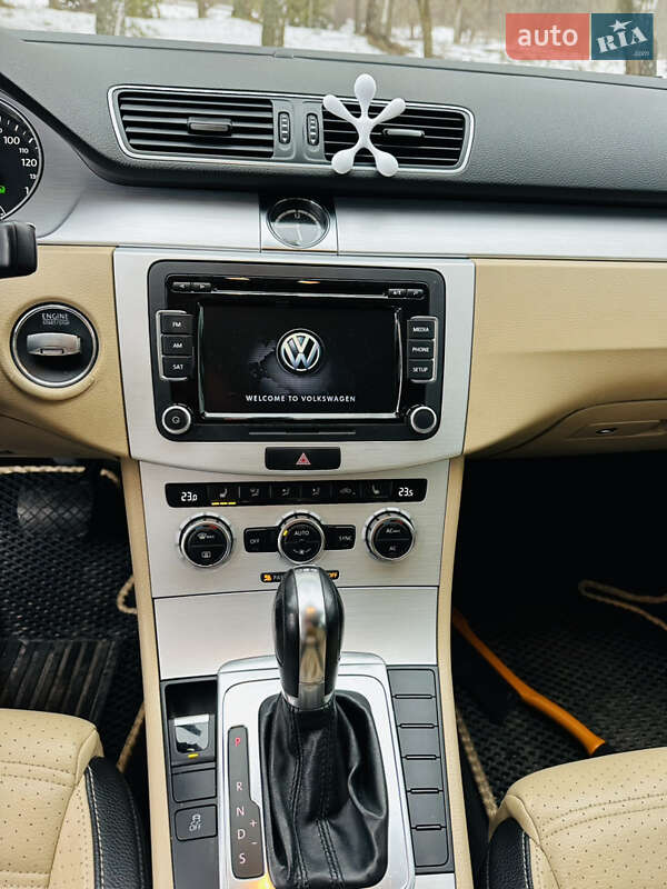 Купе Volkswagen CC / Passat CC 2012 в Львові