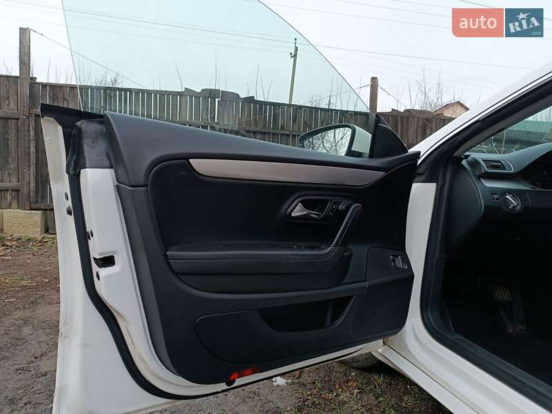 Купе Volkswagen CC / Passat CC 2011 в Луцьку