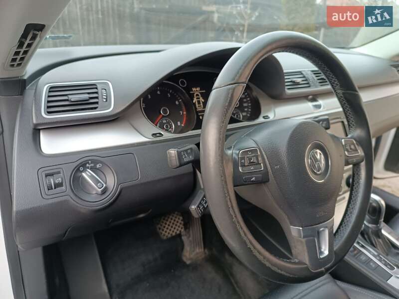 Купе Volkswagen CC / Passat CC 2011 в Луцьку