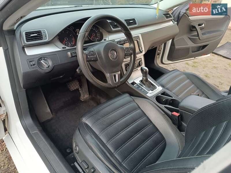 Купе Volkswagen CC / Passat CC 2011 в Луцьку