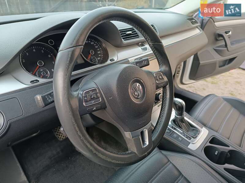 Купе Volkswagen CC / Passat CC 2011 в Луцьку