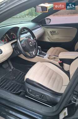 Купе Volkswagen CC / Passat CC 2011 в 