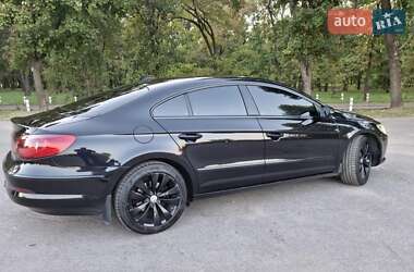 Купе Volkswagen CC / Passat CC 2011 в 