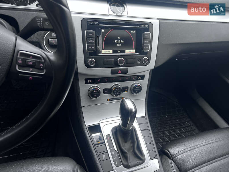 Купе Volkswagen CC / Passat CC 2012 в Дніпрі