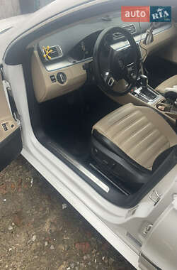 Купе Volkswagen CC / Passat CC 2013 в 