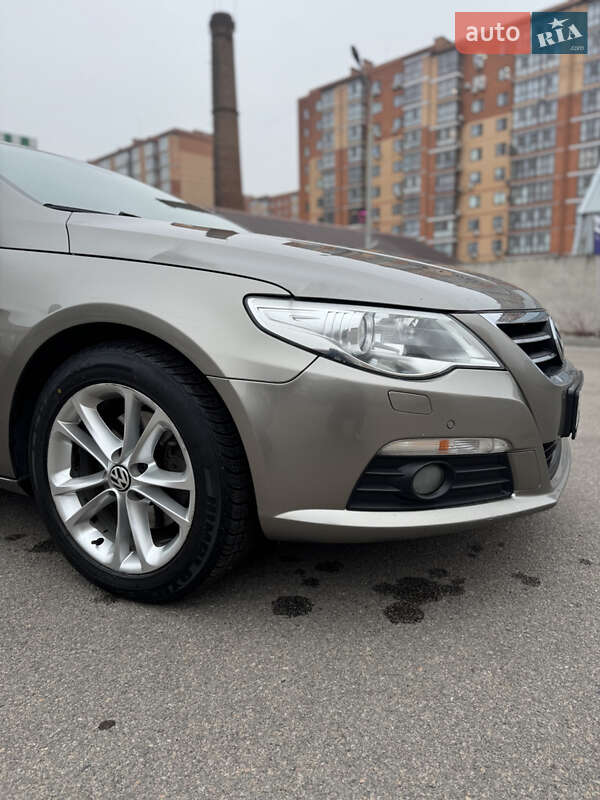 Купе Volkswagen CC / Passat CC 2011 в Дніпрі