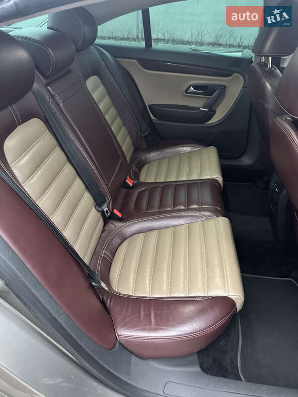 Купе Volkswagen CC / Passat CC 2011 в Дніпрі