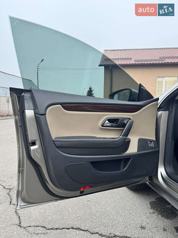 Купе Volkswagen CC / Passat CC 2011 в Дніпрі