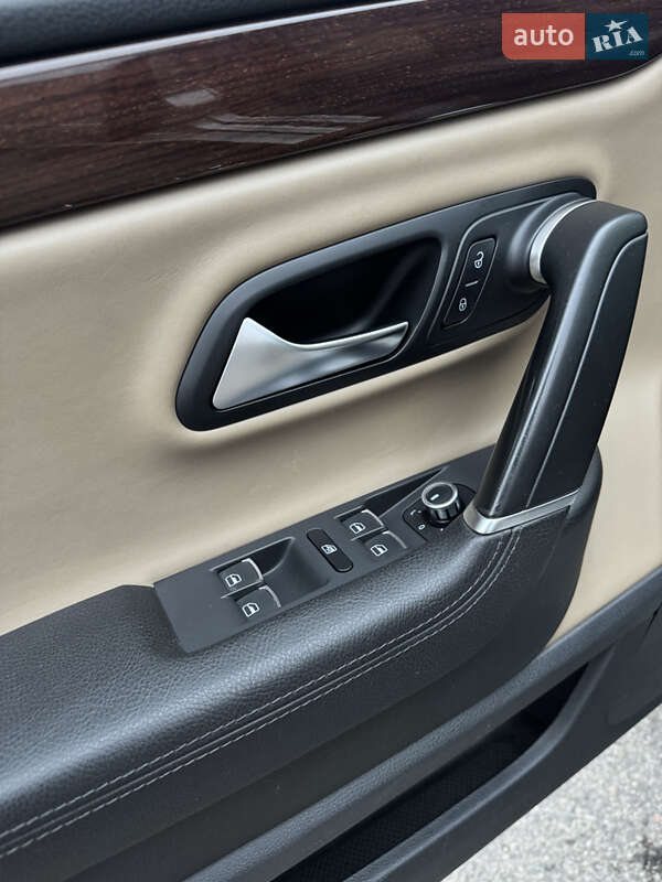Купе Volkswagen CC / Passat CC 2011 в Дніпрі