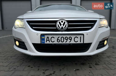 Купе Volkswagen CC / Passat CC 2011 в Нововолынске