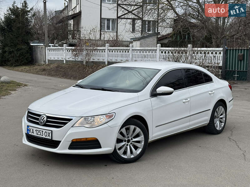 Купе Volkswagen CC / Passat CC 2011 в Киеве