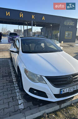 Купе Volkswagen CC / Passat CC 2010 в Липовце