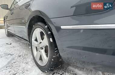 Купе Volkswagen CC / Passat CC 2010 в Луцьку