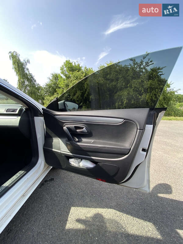 Купе Volkswagen CC / Passat CC 2013 в Мукачево