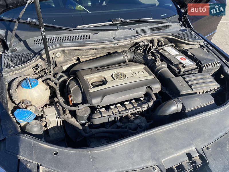 Купе Volkswagen CC / Passat CC 2010 в Ровно