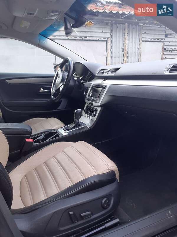 Купе Volkswagen CC / Passat CC 2011 в Радехове