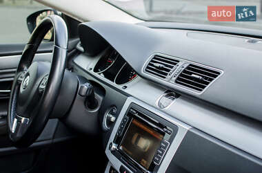 Купе Volkswagen CC / Passat CC 2013 в Дніпрі