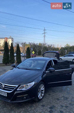 Купе Volkswagen CC / Passat CC 2010 в Вышгороде