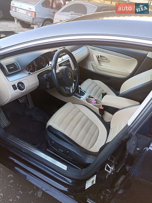 Купе Volkswagen CC / Passat CC 2012 в Сумах