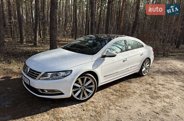 Купе Volkswagen CC / Passat CC 2015 в Киеве