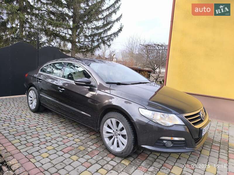 Купе Volkswagen CC / Passat CC 2010 в Дубно