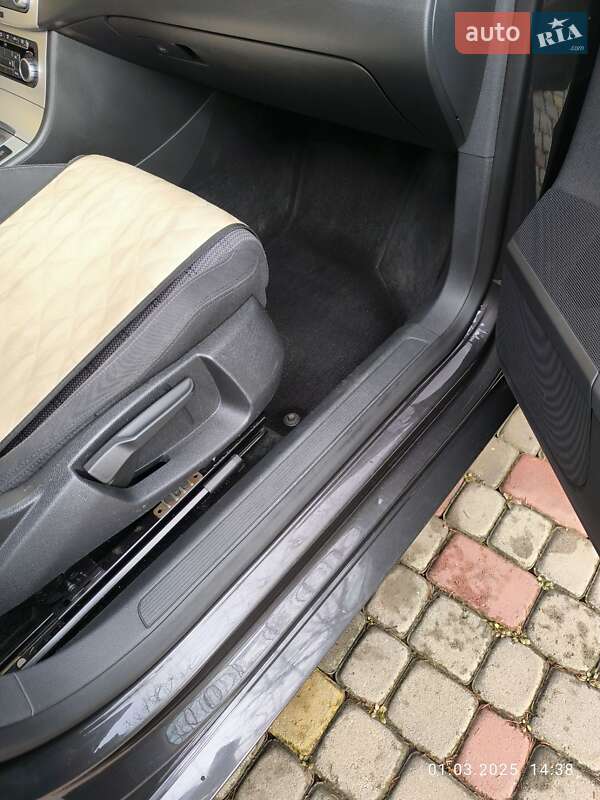 Купе Volkswagen CC / Passat CC 2010 в Дубно