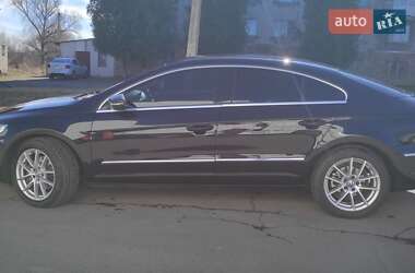 Купе Volkswagen CC / Passat CC 2011 в 
