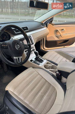 Купе Volkswagen CC / Passat CC 2012 в 