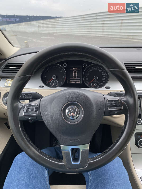 Купе Volkswagen CC / Passat CC 2009 в Львове
