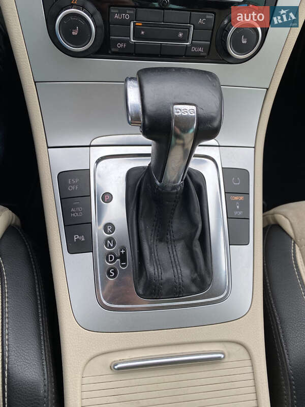 Купе Volkswagen CC / Passat CC 2009 в Львове