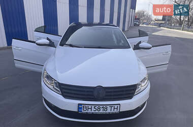 Купе Volkswagen CC / Passat CC 2013 в 