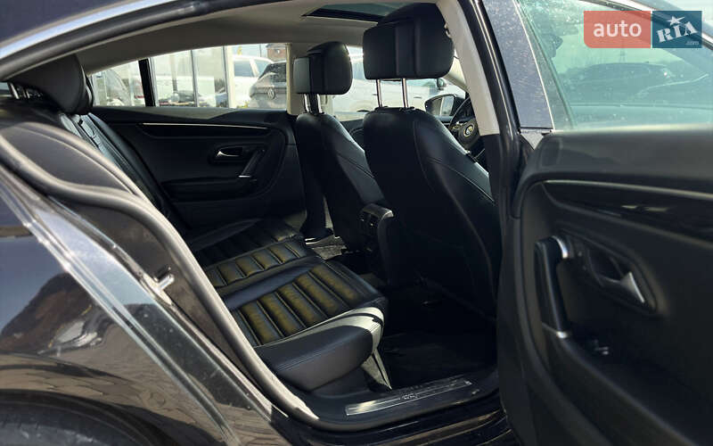 Купе Volkswagen CC / Passat CC 2013 в Мукачевому