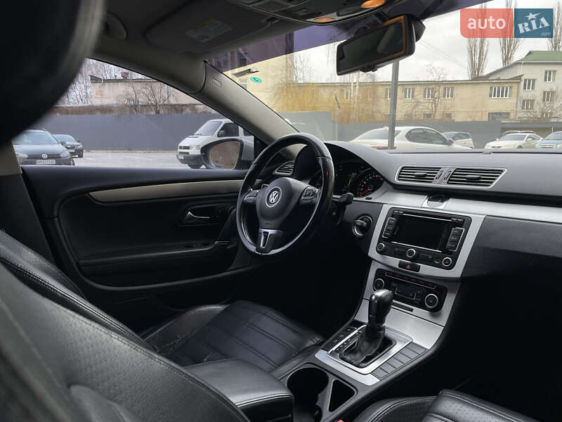 Купе Volkswagen CC / Passat CC 2011 в Киеве