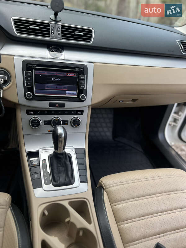 Купе Volkswagen CC / Passat CC 2013 в Павлограді