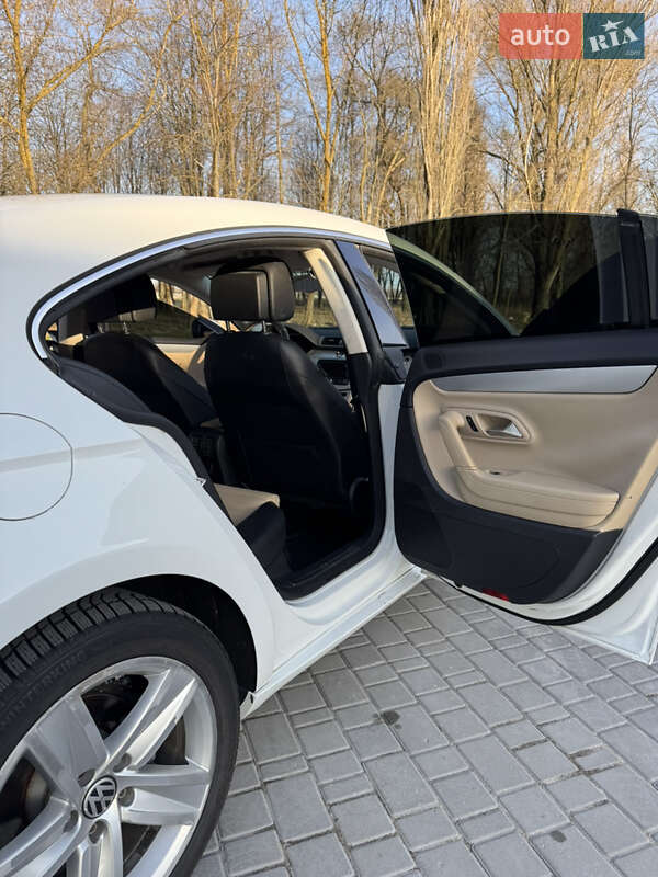 Купе Volkswagen CC / Passat CC 2015 в Овручі