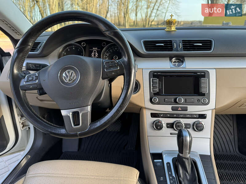 Купе Volkswagen CC / Passat CC 2015 в Овручі