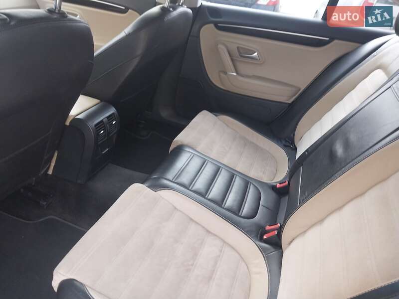 Купе Volkswagen CC / Passat CC 2012 в Борисполе