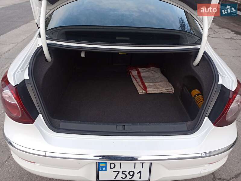 Купе Volkswagen CC / Passat CC 2011 в Полтаве