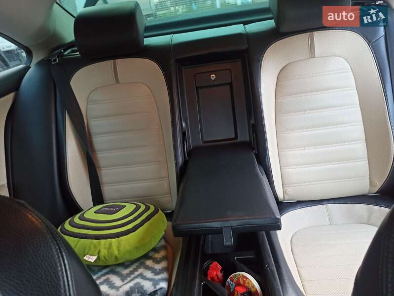 Купе Volkswagen CC / Passat CC 2011 в Полтаве